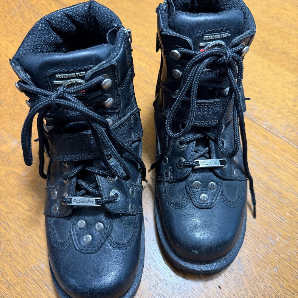 Boots - Milwaukee Women's Black Leather Motorcycle Boots size 6.5